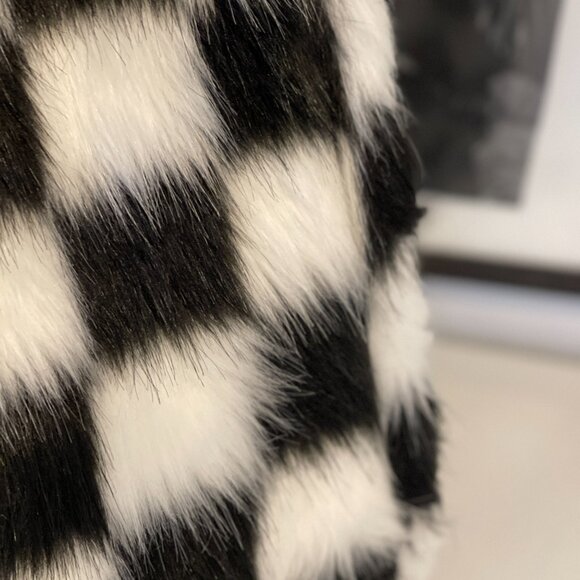 ⭐️HOST PICK⭐️MacKenzie Childs Totally Mod Fab Fur Check Tote! -NEW - Picture 7 of 16